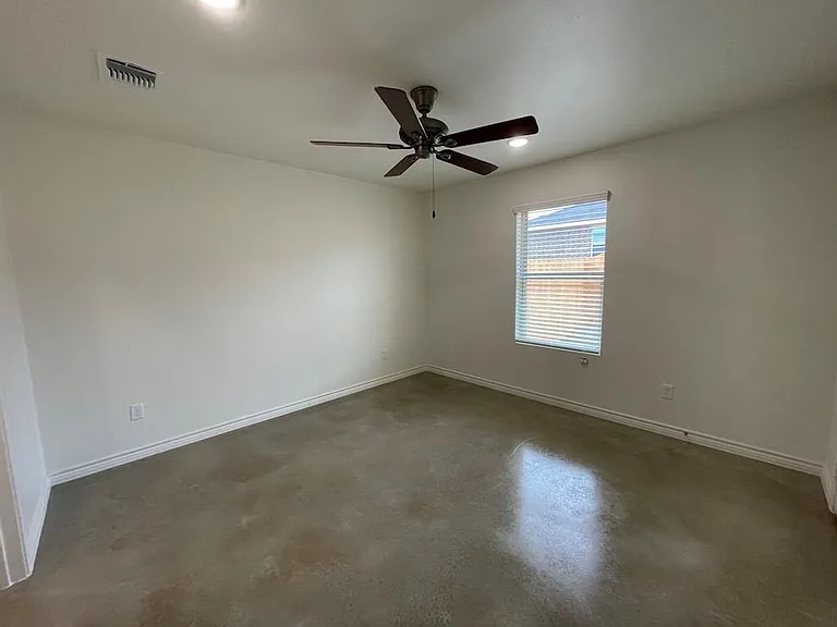 2317 Zanoletti Dr — Photo 32