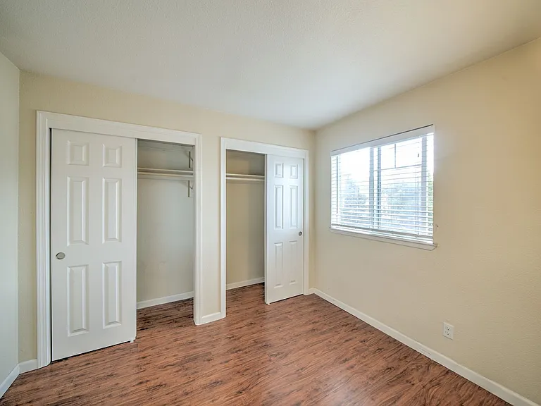 530 24th Street — Photo 11