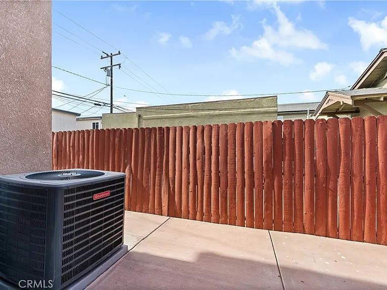 435 Cerritos Ave — Photo 29