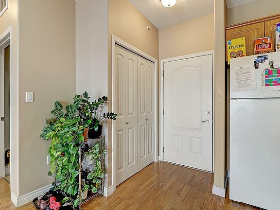 2nd image of 405 Lakeland Dr Unit 405