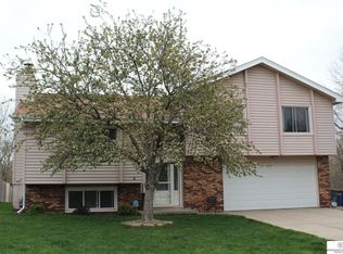 8712 Monroe St, Ralston, NE 68127