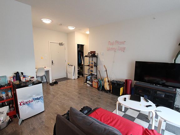 5th image of 2788 Prince Edward St #805