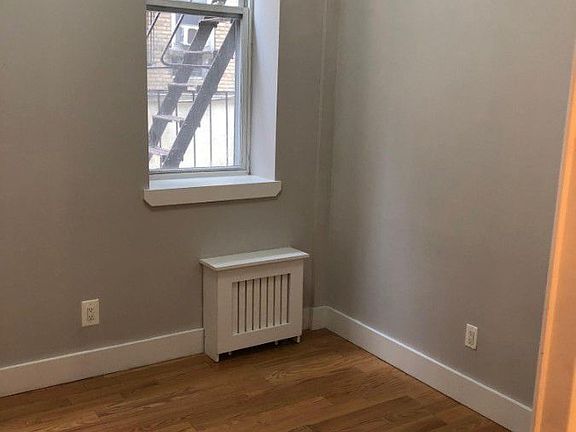 5th image of 201 W 92nd St APT 1E