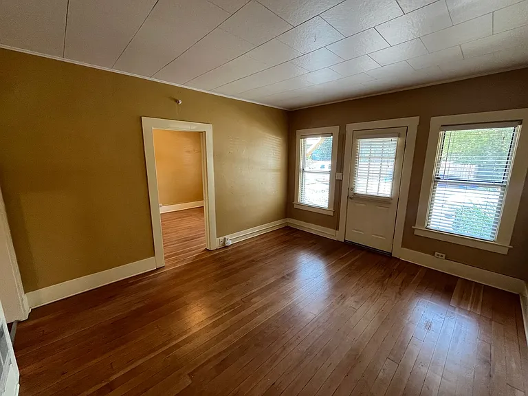 310 Harriman #8 — Photo 3