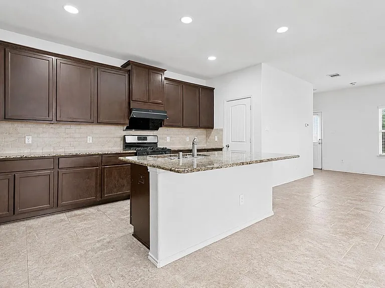 166 Meadow Grove Dr — Photo 20