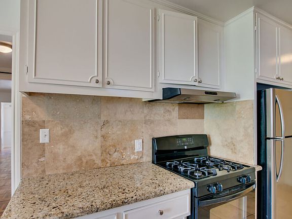 2nd image of 10829 Kling St #F