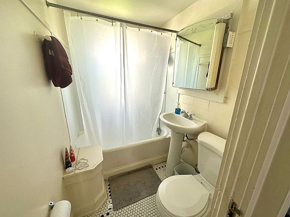 3rd image of 2600 N Humboldt Blvd #1108