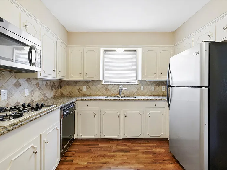 4406 Rosebay Dr — Photo 12