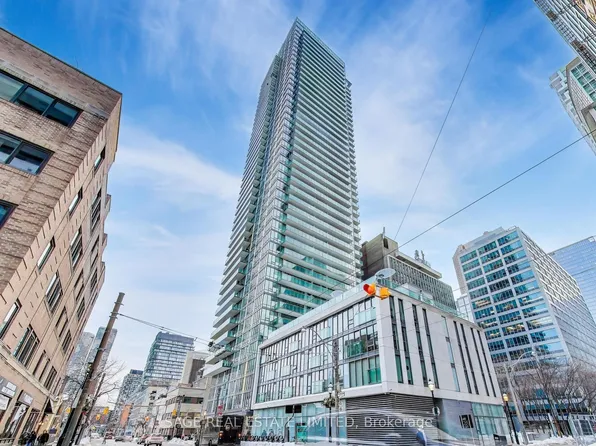 33 Lombard St #4004, Toronto, ON M5C 3H8