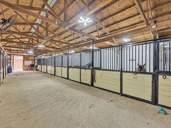 4th image of 13745 W Bruns Rd