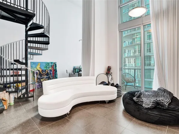 300 S Biscayne Blvd #L-1206, Miami, FL 33131