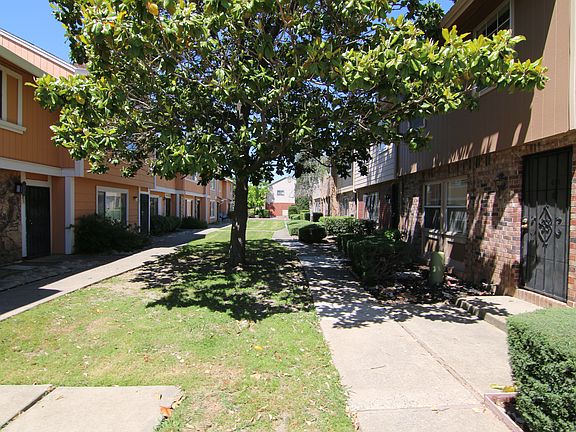 2nd image of 4207 Brookfield Dr