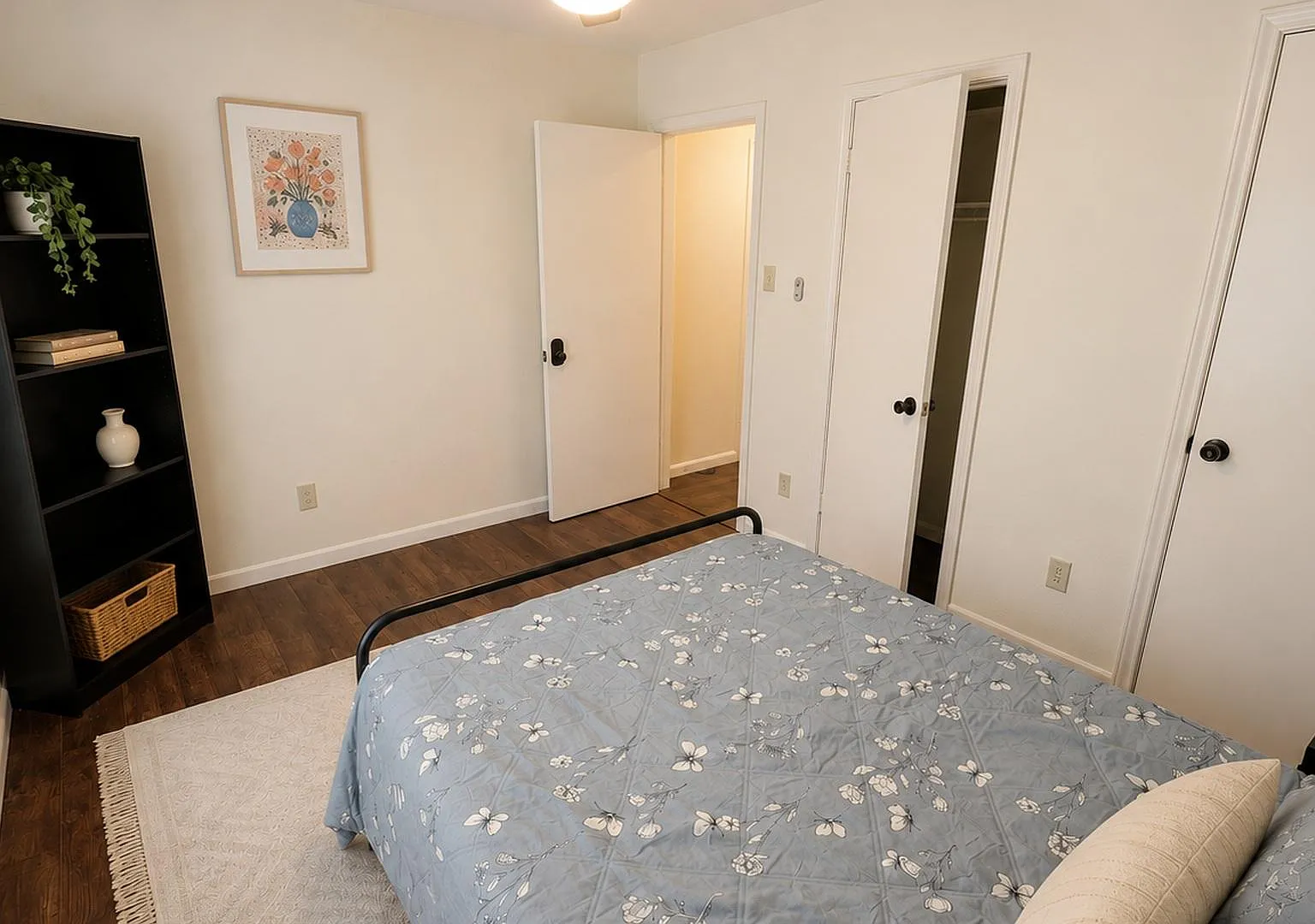 3 bed, 3.0 bath, 2016 sqft, $1,027 — Photo 2