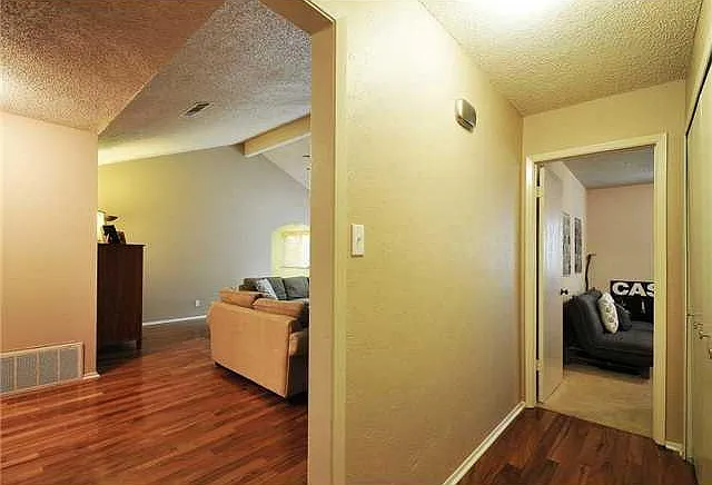11421 Pyreneese Dr — Photo 16