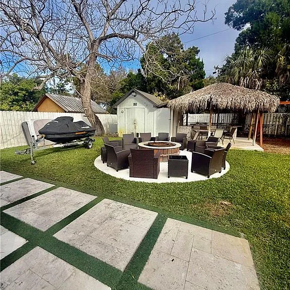 733 Pine Cone Ln — Photo 32