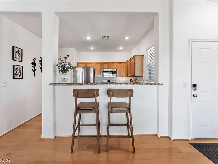 904 Duckhorn Ct #204 — Photo 8