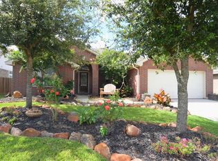 621 Castle Cove Ln, League City, TX 77573