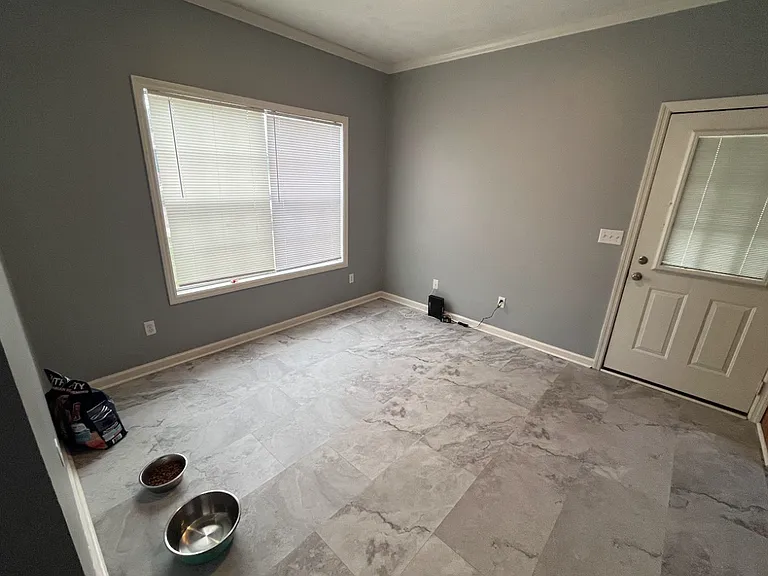 118 Tomlinson Dr — Photo 2