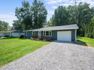 10021 Stevenson Dr, Temperance, MI 48182