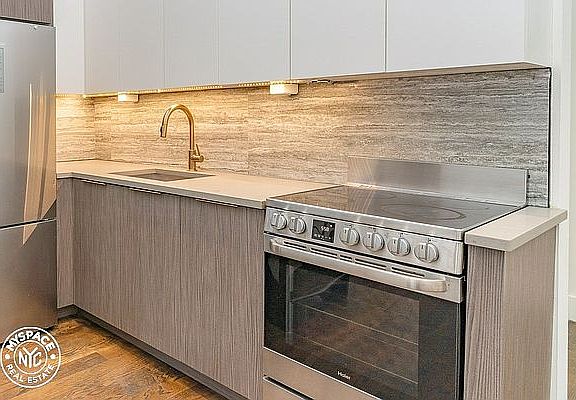 2nd image of 164 Erasmus St #3B