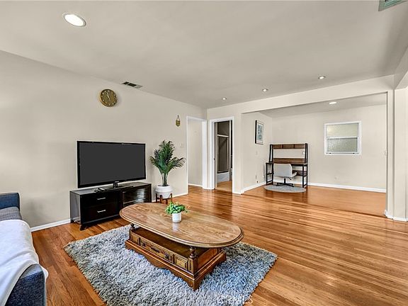 2nd image of 2656 Doolittle Ave