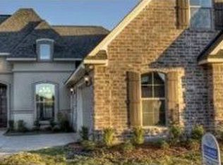 746 Dumaine Dr, Bossier City, LA 71111
