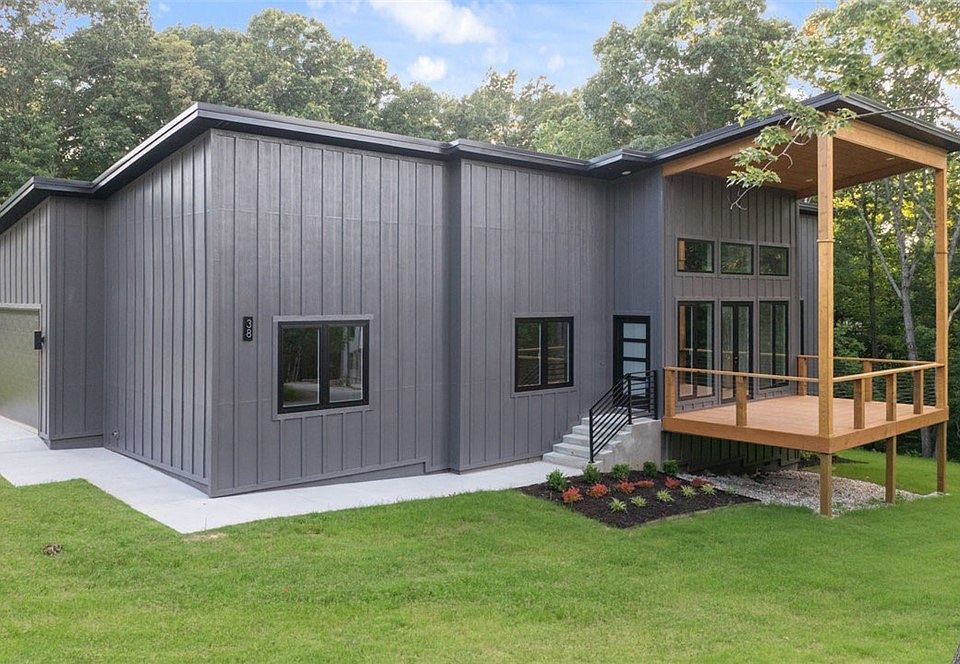 1st image of 38 Boxford Dr