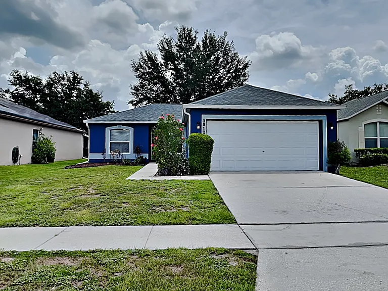 3512 Stonefield Dr — Photo 1
