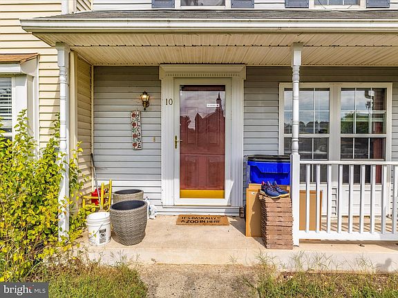 2nd image of 10 Emmit Ct