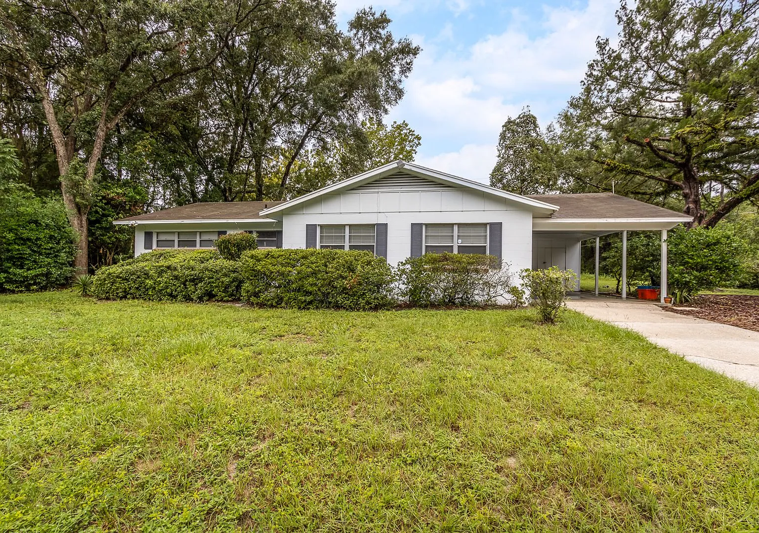 414 NW 36th St. (Golf Club Manor) — Photo 2