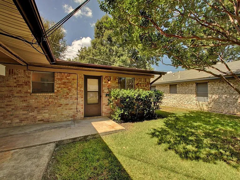 8516 Hathaway Dr #2 — Photo 4