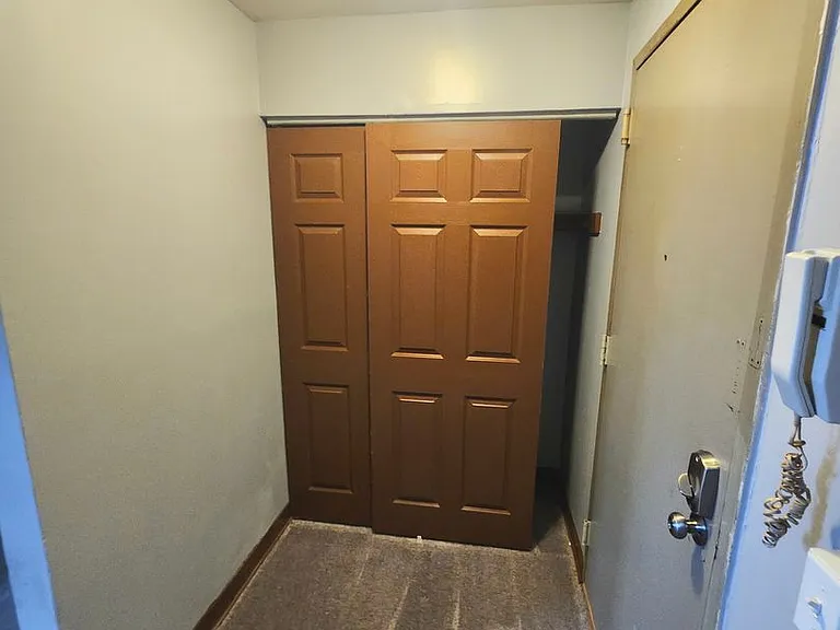 681 Brown St — Photo 7