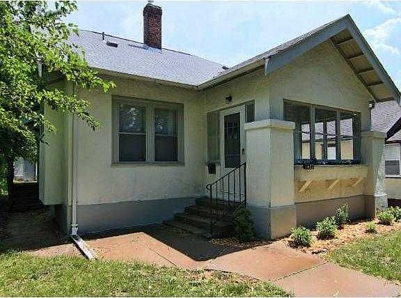 3rd image of 3422 Logan Ave N