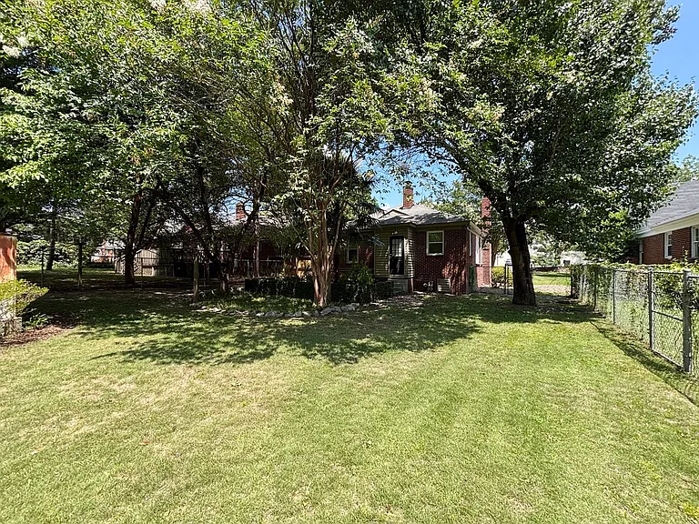 2944 Hope Ave — Photo 4
