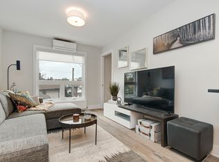 238 Carruthers Ave #301, Ottawa, ON K1Y 1N9