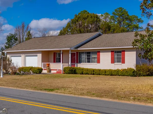 1858 Blalock Ave, Waycross, GA 31503