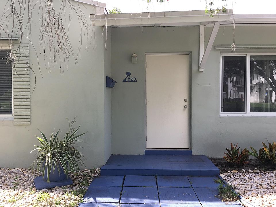 1st image of 820 SW 15th St