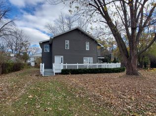 410 Venice Rd, Lakemoor, IL 60051