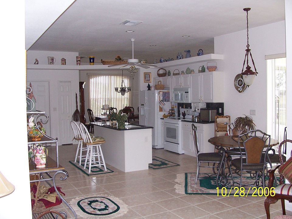 Open Floor Plan w/Spacious Kitchen
