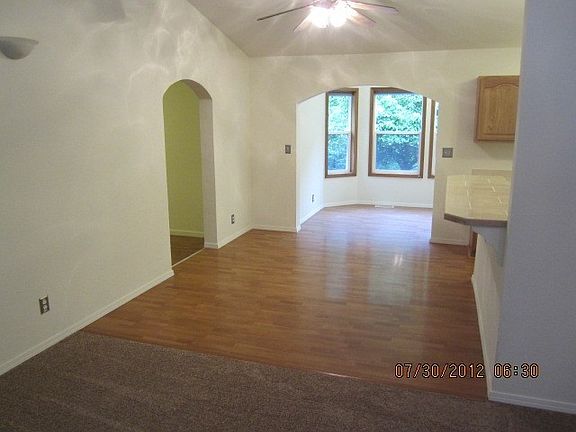 5th image of 10270 SE Southworth Dr