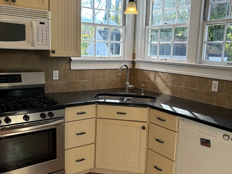 7 Virginia Cir SW — Photo 10