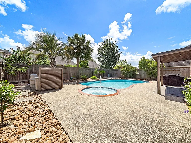 22634 Cascade Springs Dr — Photo 34