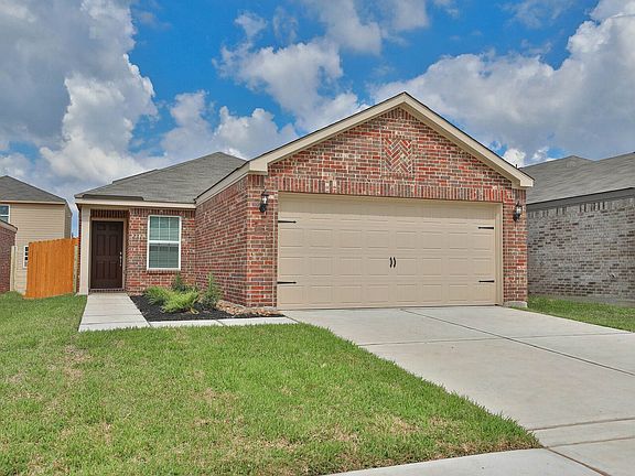 The Pecan by LGI Homes at El Tesoro