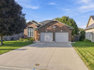 20 Turnberry Dr, Thames Centre, ON N0L 1G3