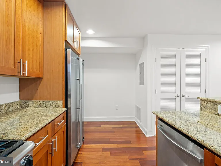 1354 Euclid St NW #202A — Photo 9