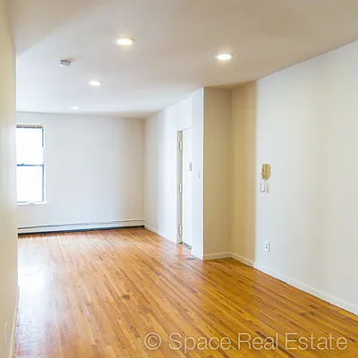 Rented by Space Real Estate | media 9