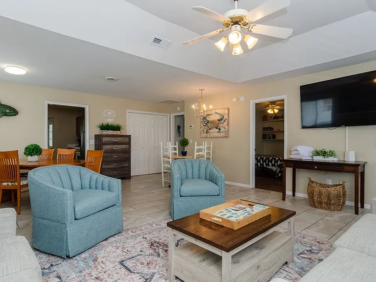 741 N Fort Fisher Blvd — Photo 5
