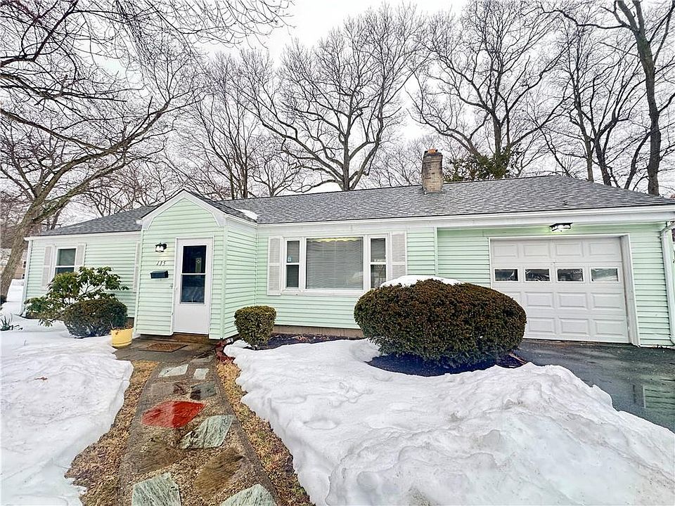 1st image of 135 S Pierce Rd