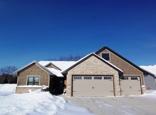 924 Cortez Ct, Oneida, WI 54155