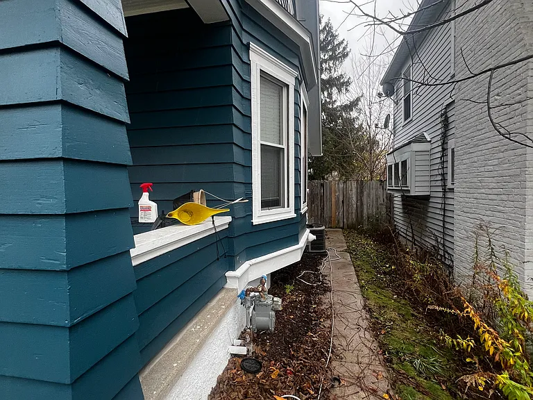 239 Illinois Ave — Photo 30